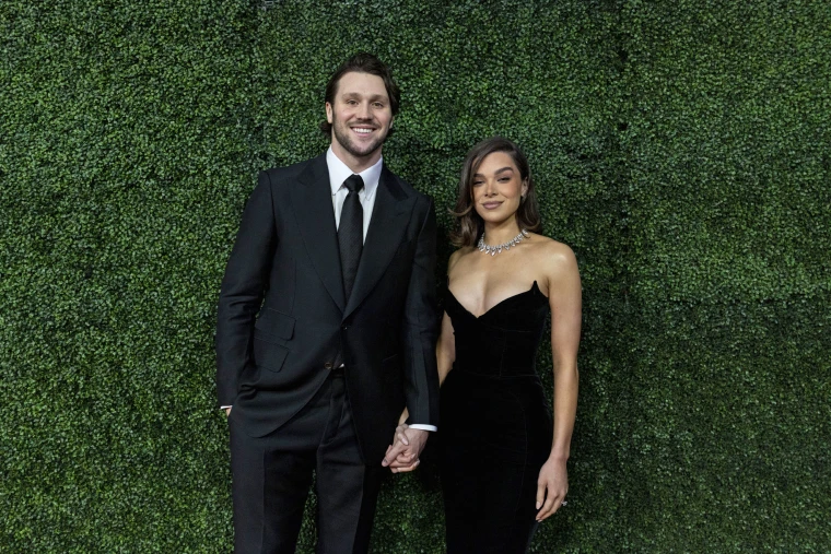 josh allen hailee steinfeld